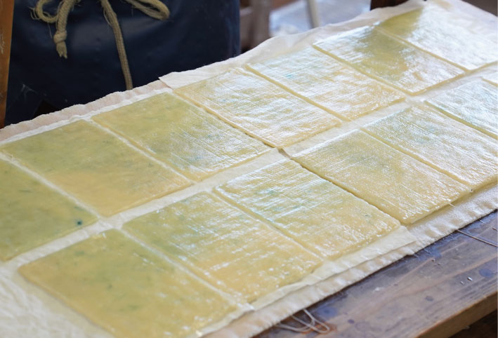 和紙を乾燥させる様子