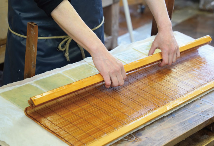 和紙を乾燥させる様子